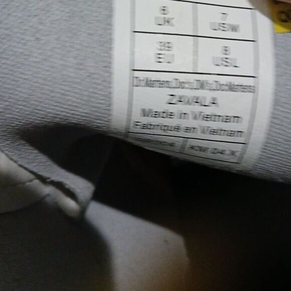 Dr Martens Air Wair Zavala white combat 8 eye boots EUC worn once comes with box - Picture 9 of 15